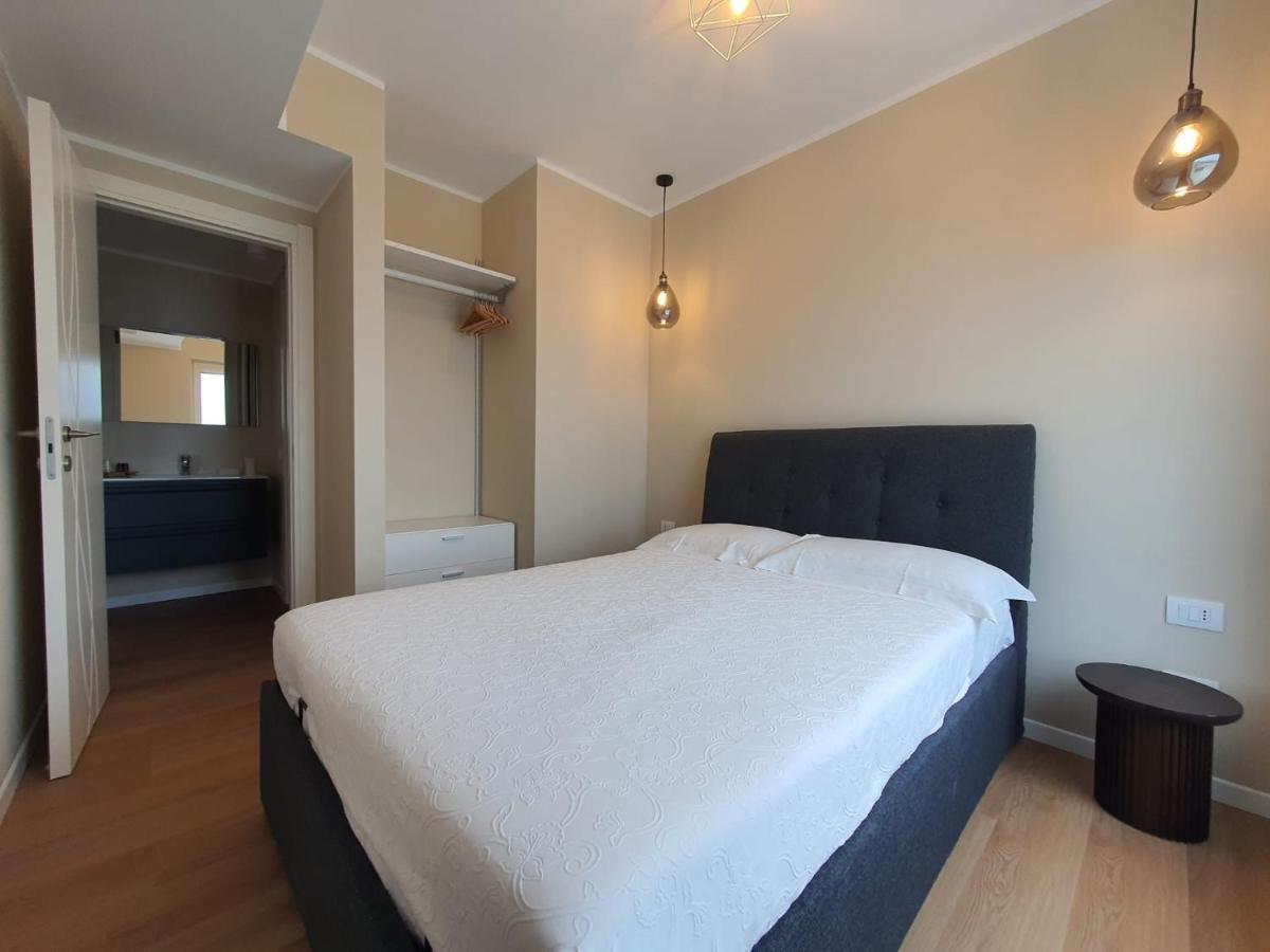 Blu Sea Apartments Pietra Ligure Bagian luar foto