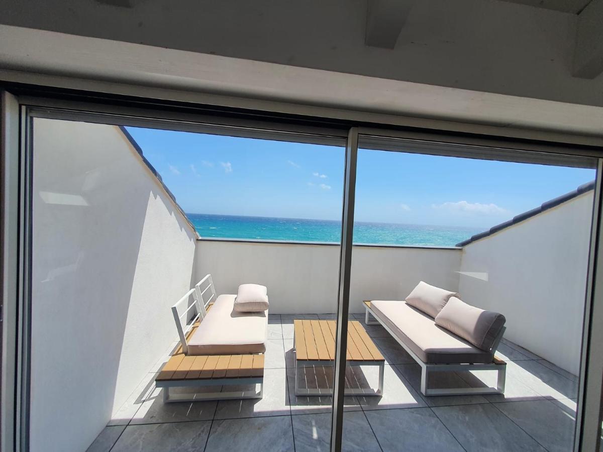 Blu Sea Apartments Pietra Ligure Bagian luar foto