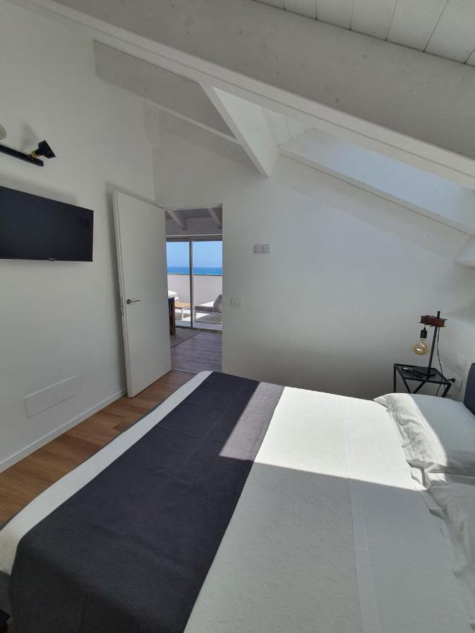 Blu Sea Apartments Pietra Ligure Bagian luar foto
