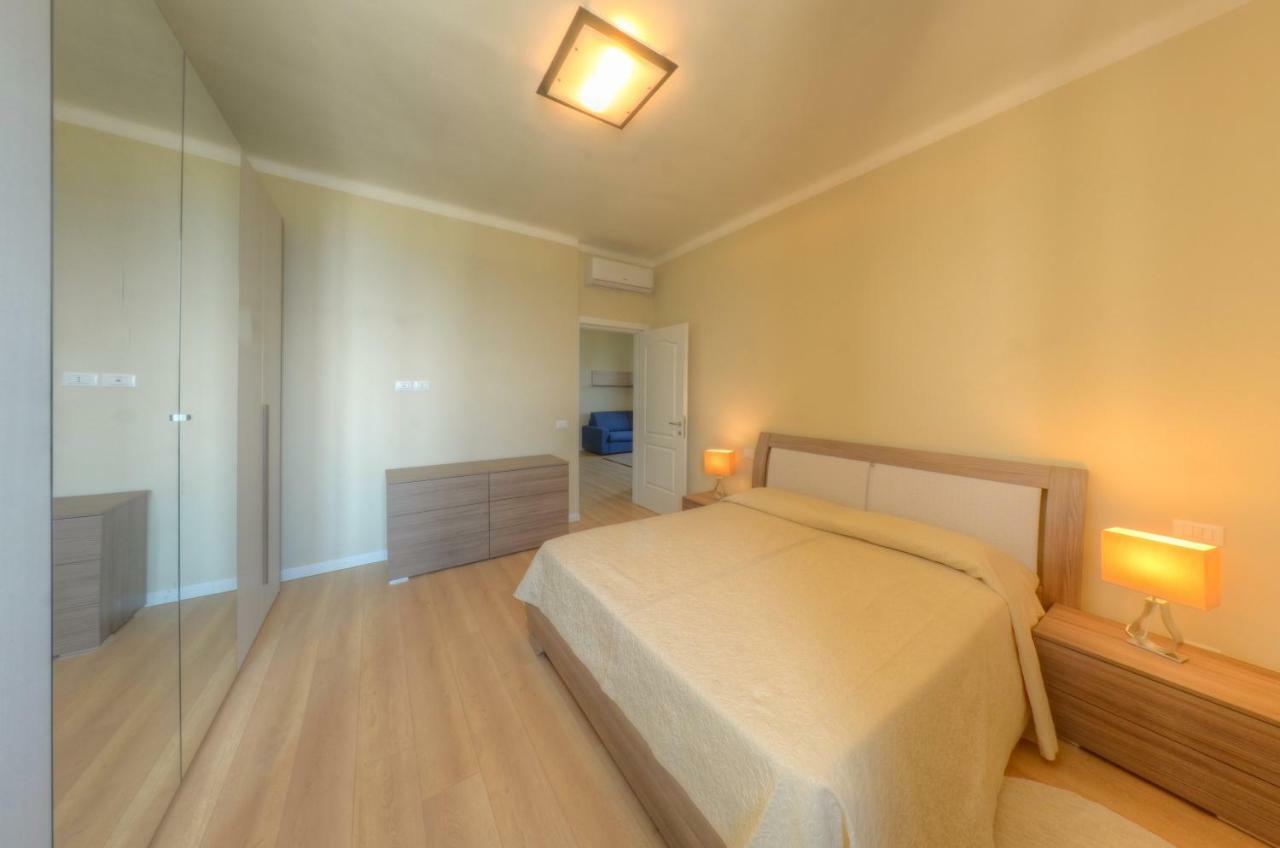 Blu Sea Apartments Pietra Ligure Bagian luar foto