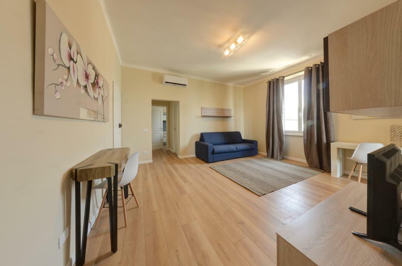 Blu Sea Apartments Pietra Ligure Bagian luar foto