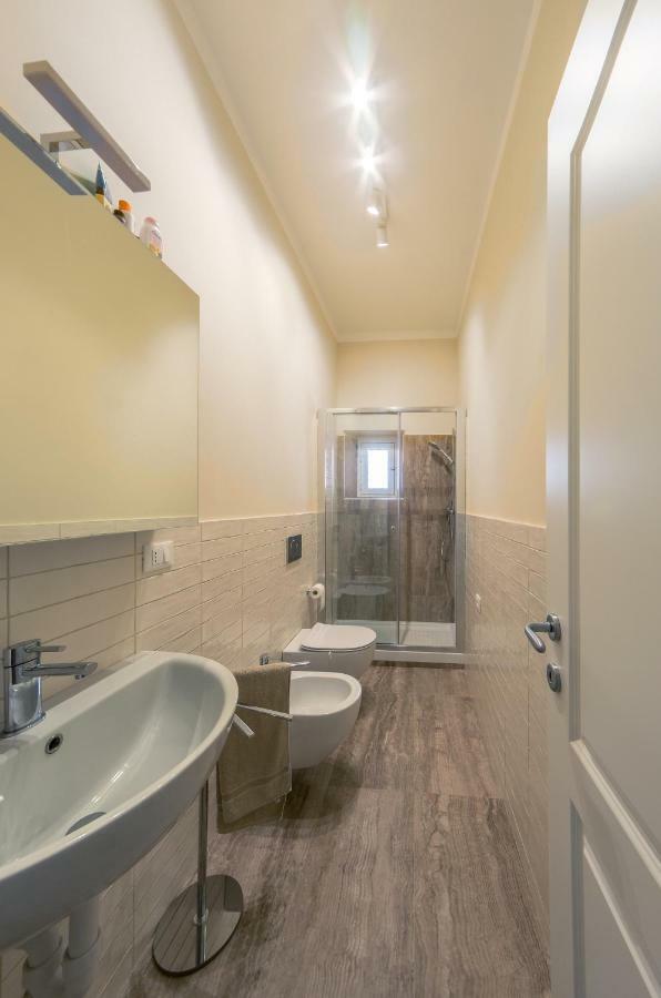 Blu Sea Apartments Pietra Ligure Bagian luar foto